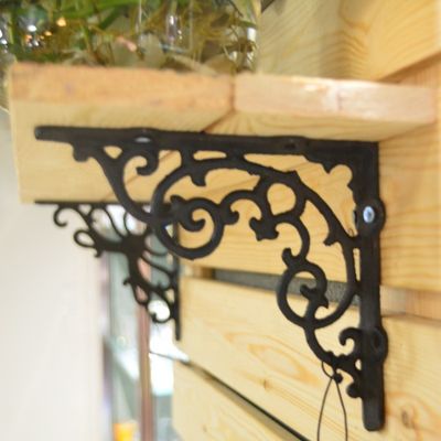 คุณภาพ Vintage Classic Pattern Cast Iron Shelf Bracket For Shop โรงงาน