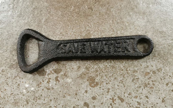 คุณภาพ Exquisite Rustic Metal Bottle Opener Cast Iron Crafts โรงงาน