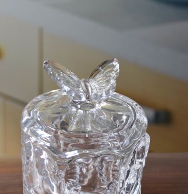 คุณภาพ Butterfly Embossed Creative Crystal Glass Storage Jars โรงงาน