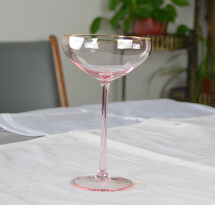 คุณภาพ Pink Crystal Cocktail Glasses โรงงาน