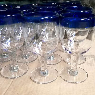 คุณภาพ Blue Rim Mexican Drinking Glass Crystal Wine Glass , Red Glass Wine Glasses โรงงาน