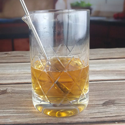 คุณภาพ 550ml Crystal Seamless Cocktail Mixing Glass With Hand Cut โรงงาน