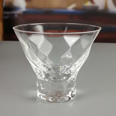 คุณภาพ Lead Free Crystal Cocktail Glasses With Optical Diamonds Design โรงงาน